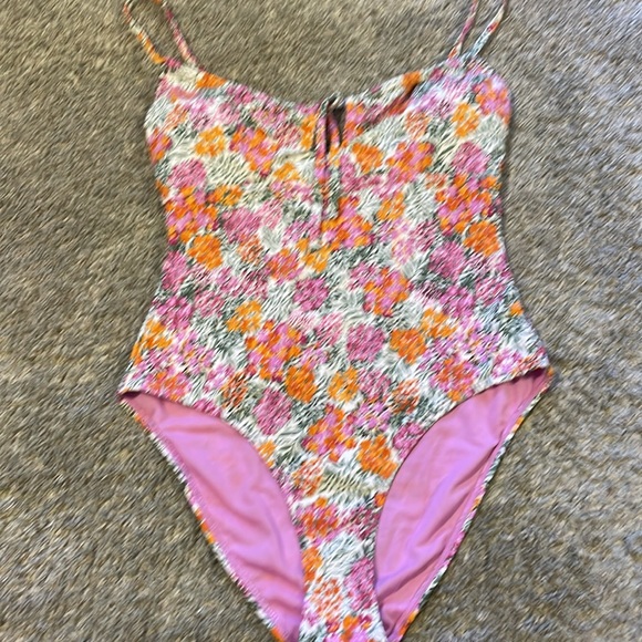 NWT Roxy Swimsuit - Picture 5 of 7